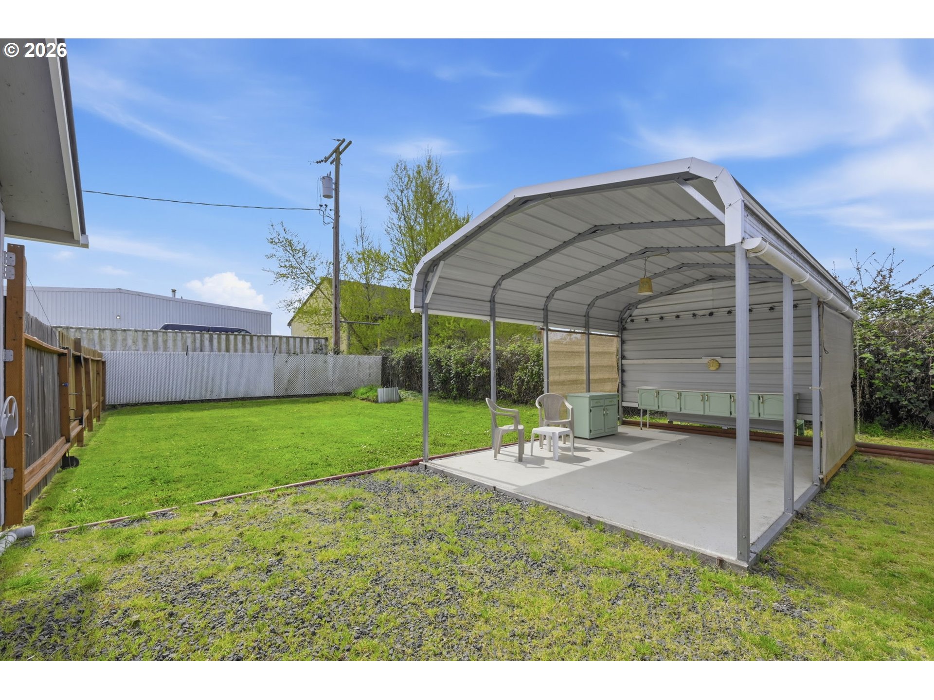 186 40th Street Springfield, OR 97478 - Photo 33 of 40 Covered Patio