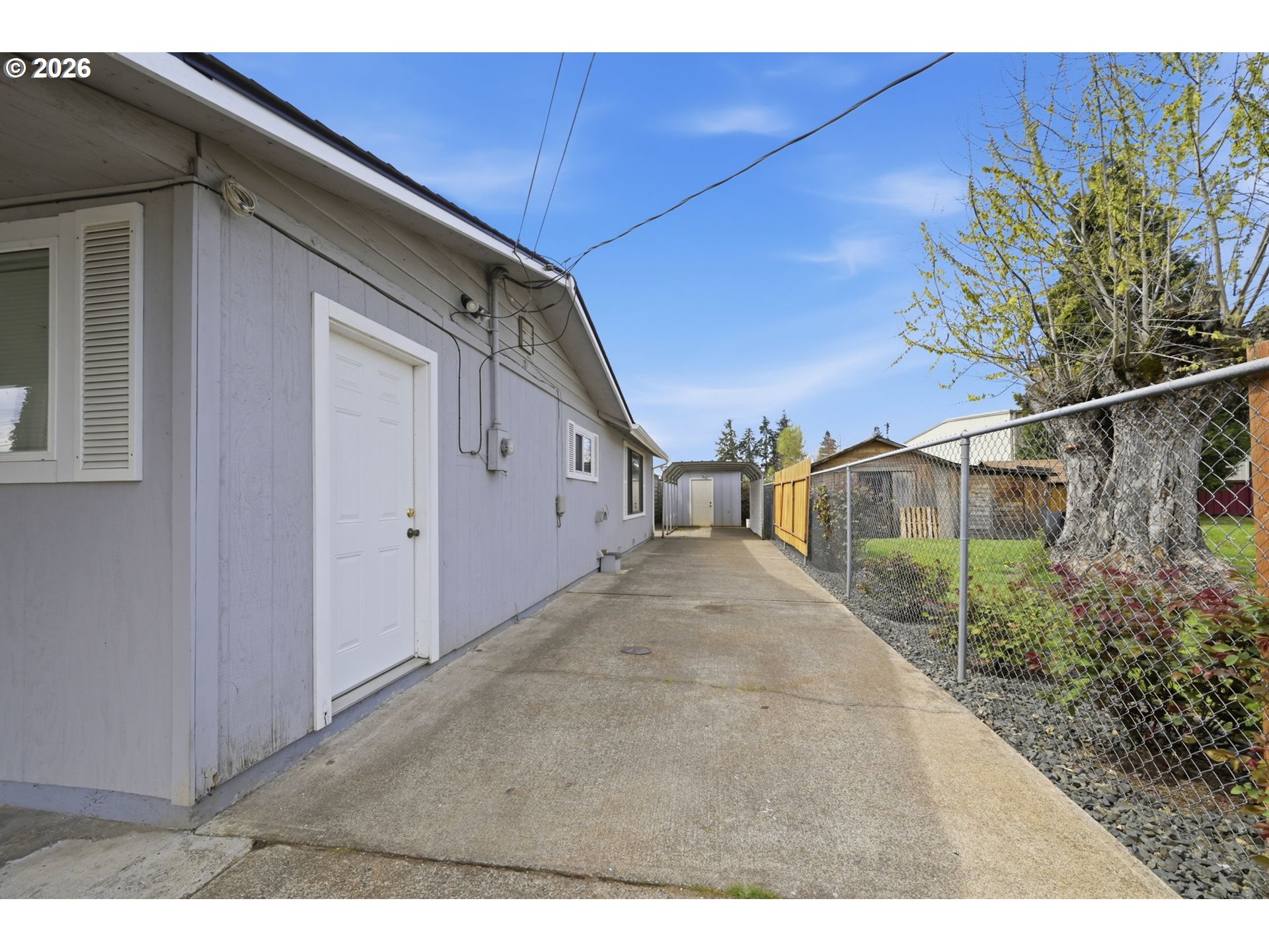 186 40th Street Springfield, OR 97478 - Photo 35 of 40 RV Parking