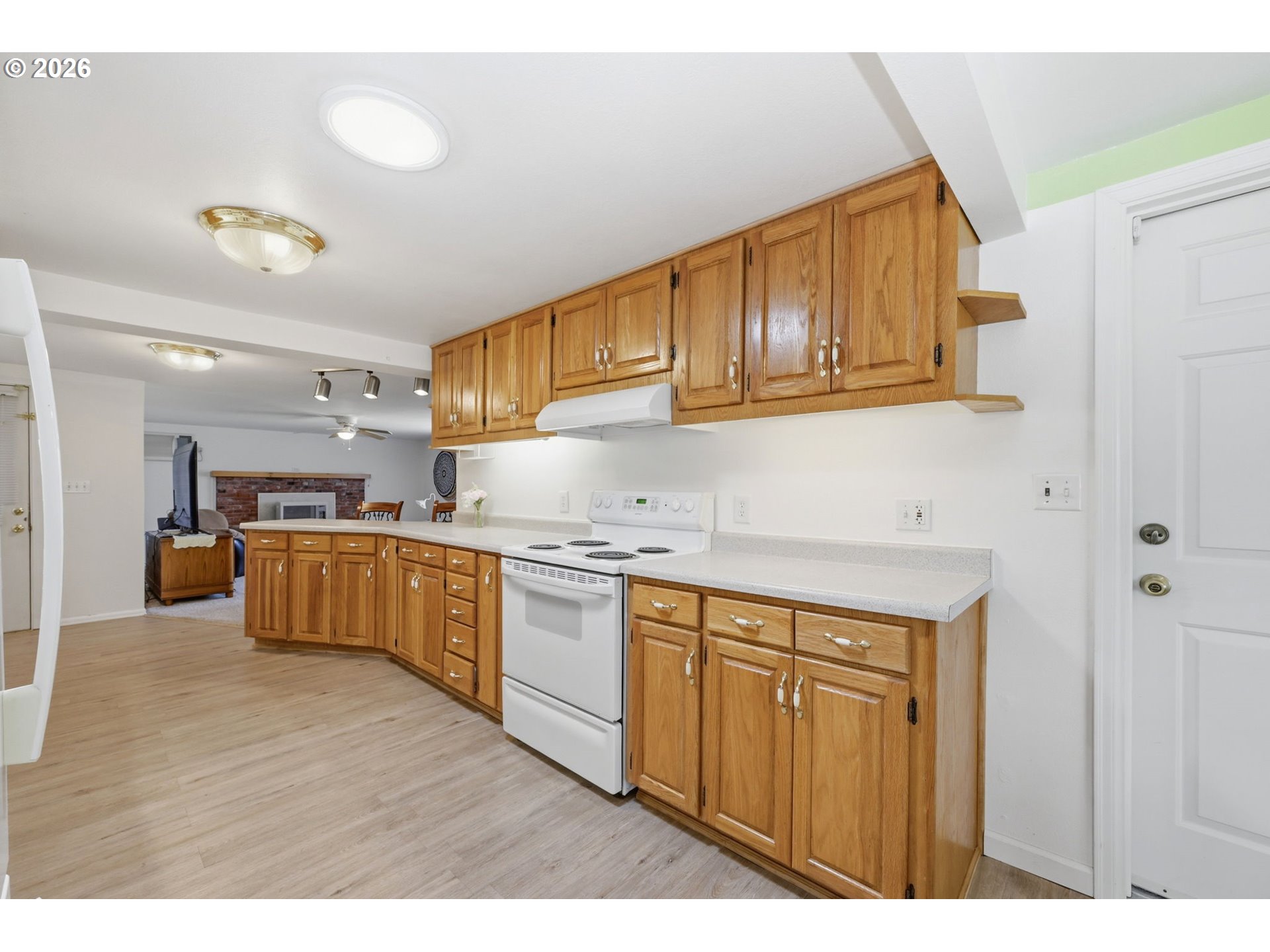 186 40th Street Springfield, OR 97478 - Photo 9 of 40