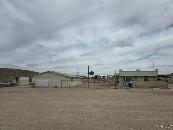 $180,900 | 6959 Concho Drive, Dolan Springs, AZ 86441
