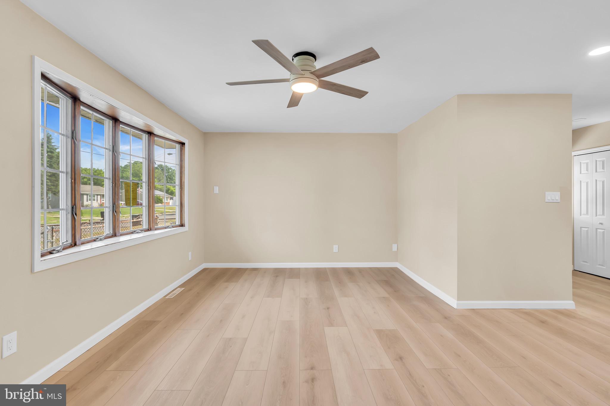 27 South Club Road Pine Hill, NJ 08021 - Photo 6 of 41