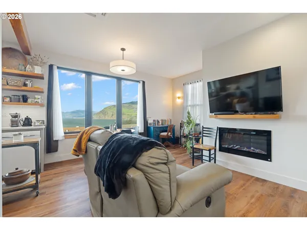 $699,000 | 106 Cherry Hill Drive, Mosier, OR 97040