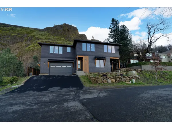 $699,000 | 106 Cherry Hill Drive, Mosier, OR 97040