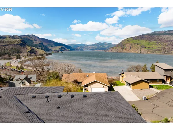 $699,000 | 106 Cherry Hill Drive, Mosier, OR 97040