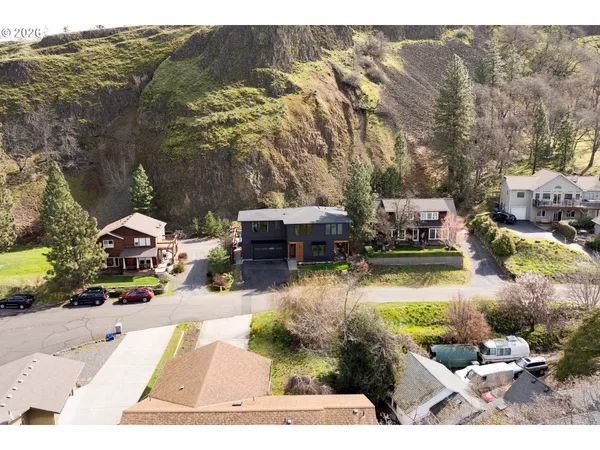 $699,000 | 106 Cherry Hill Drive, Mosier, OR 97040