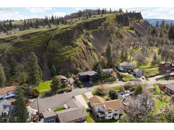 $699,000 | 106 Cherry Hill Drive, Mosier, OR 97040
