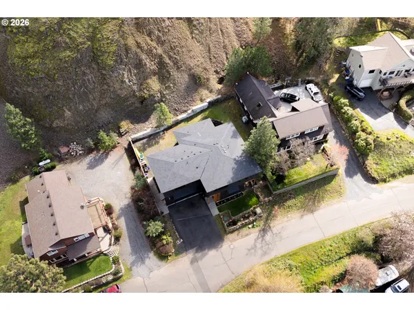 $699,000 | 106 Cherry Hill Drive, Mosier, OR 97040