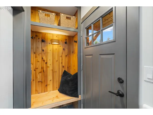 $699,000 | 106 Cherry Hill Drive, Mosier, OR 97040