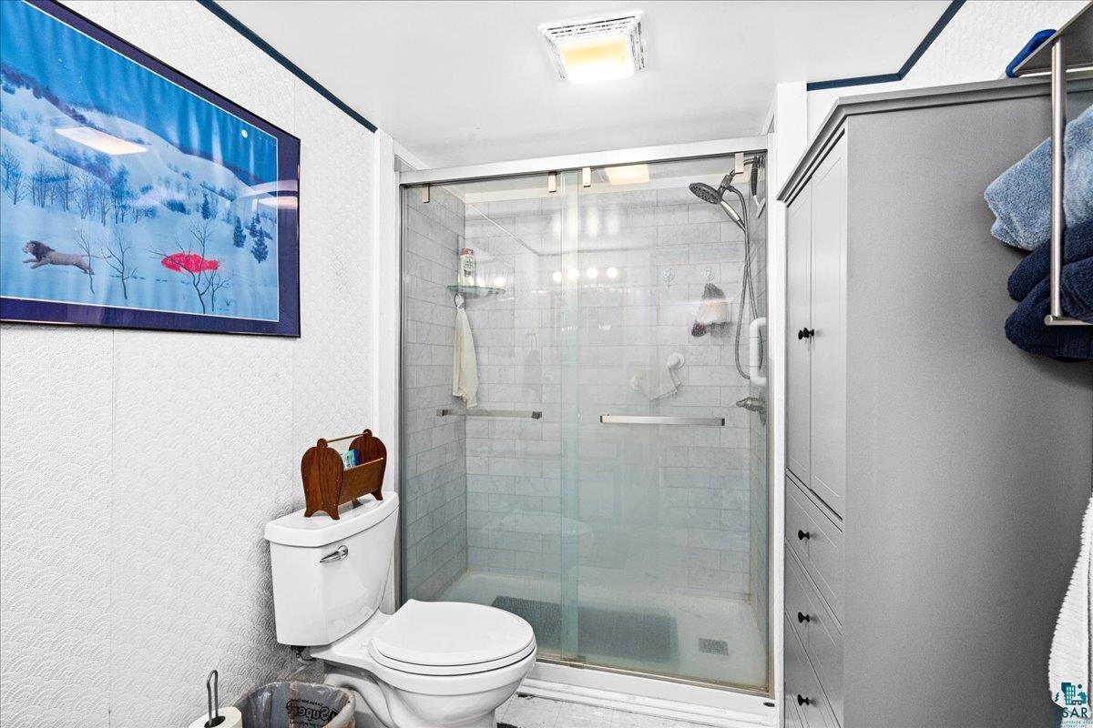 3310 Strand Road Duluth, MN 55803 - Photo 14 of 38 ML Bathroom