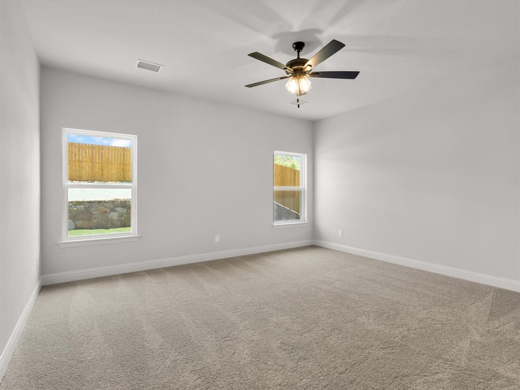 608 Jameson Springtown, TX 76082 - Photo 14 of 27