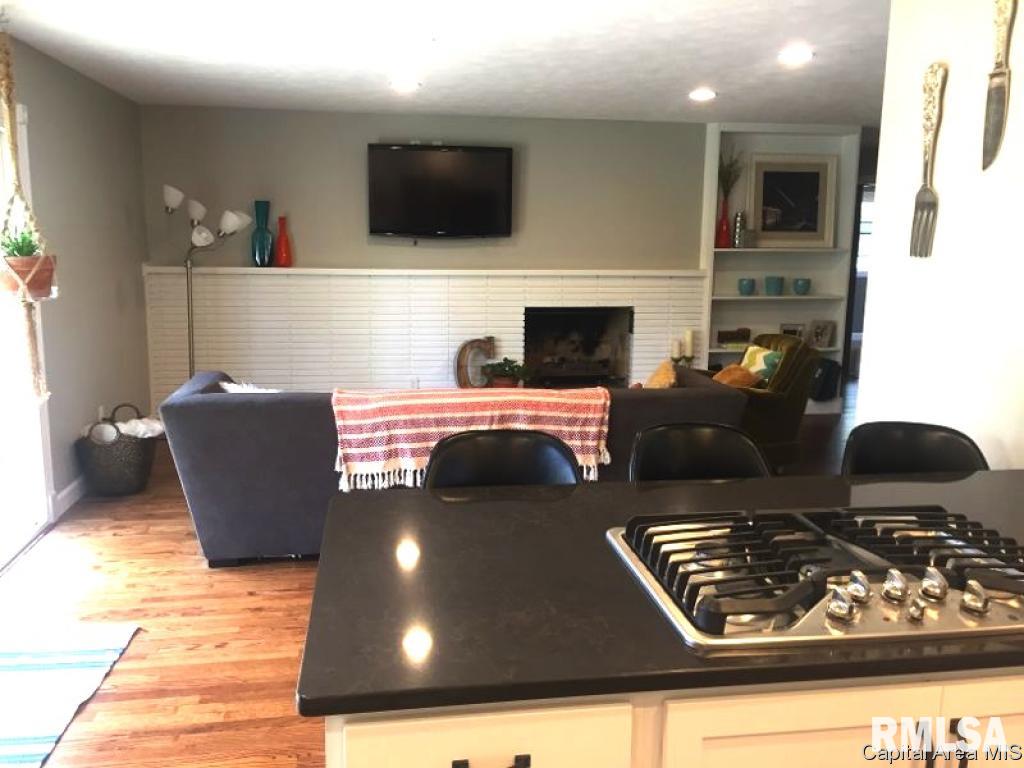 2118 Lindsay Road Springfield, IL 62704 - Photo 7 of 33