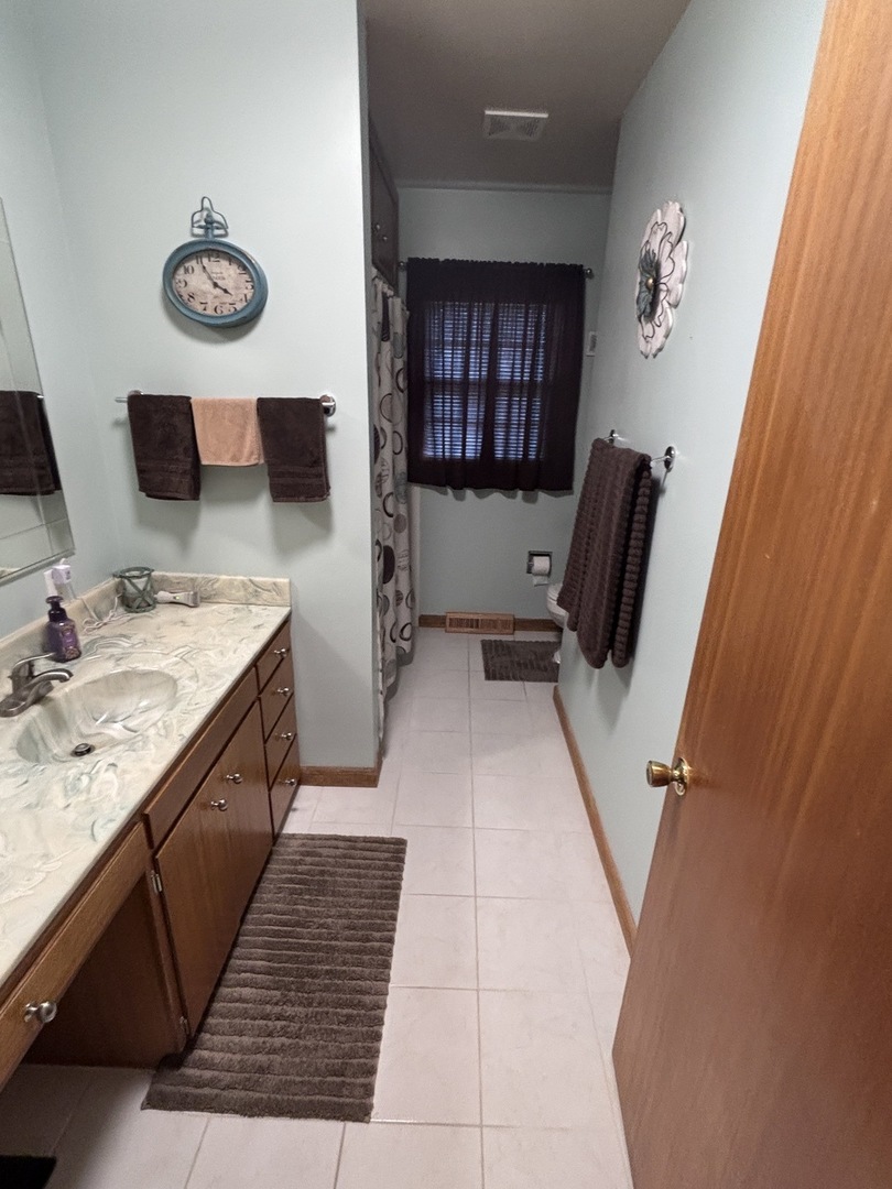 1202 North 4th Street Clinton, IA 52732 - Photo 11 of 22