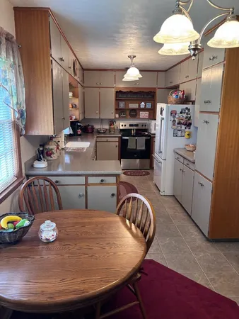$198,500 | 1202 North 4th Street, Clinton, IA 52732