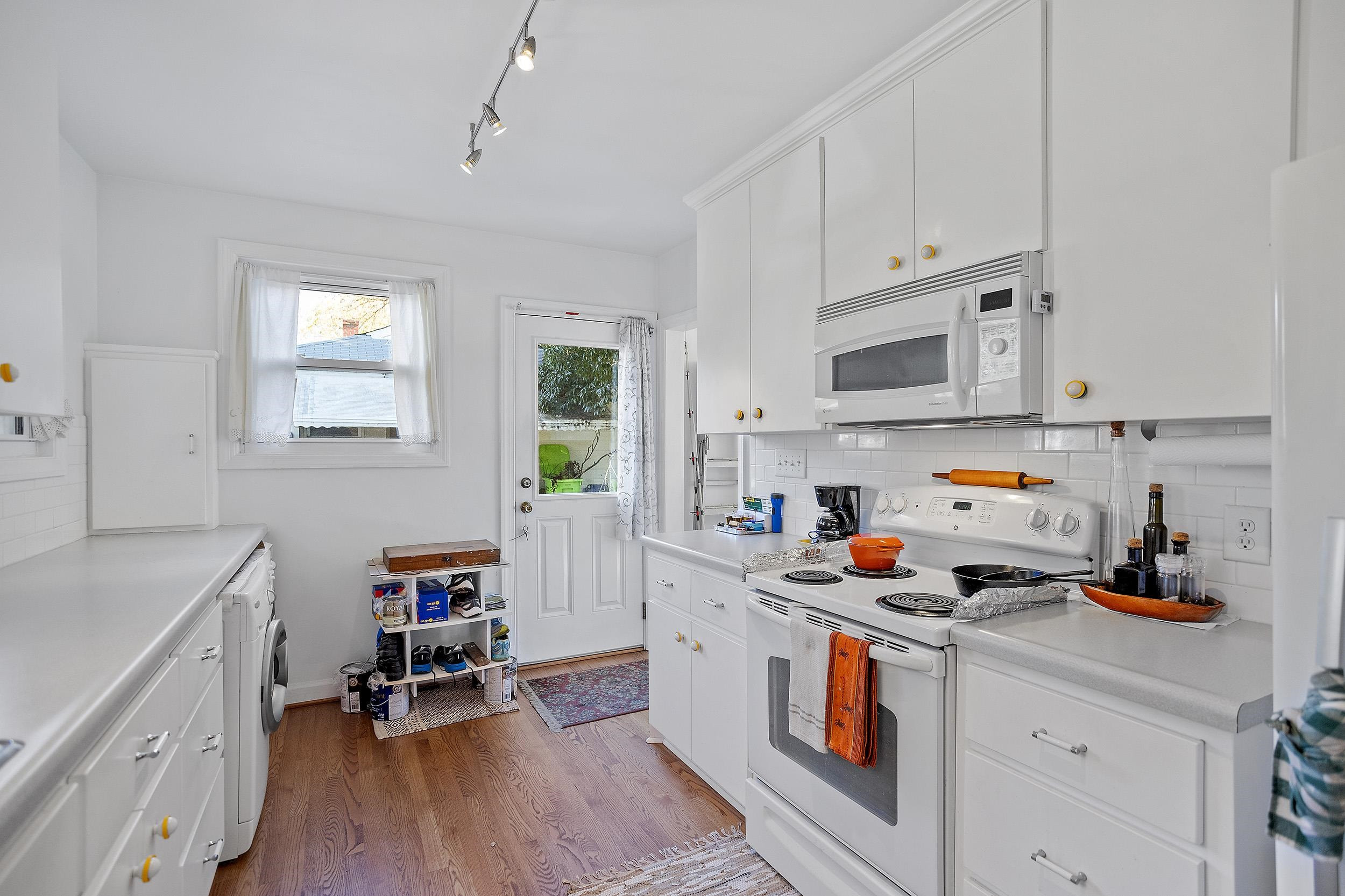 724 East Whitaker Mill Road Raleigh, NC 27608 - Photo 11 of 35 Photo 11