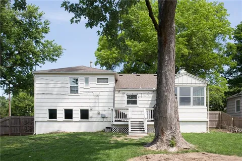 $449,000 | 3813 West 79th Street, Prairie Village, KS 66208
