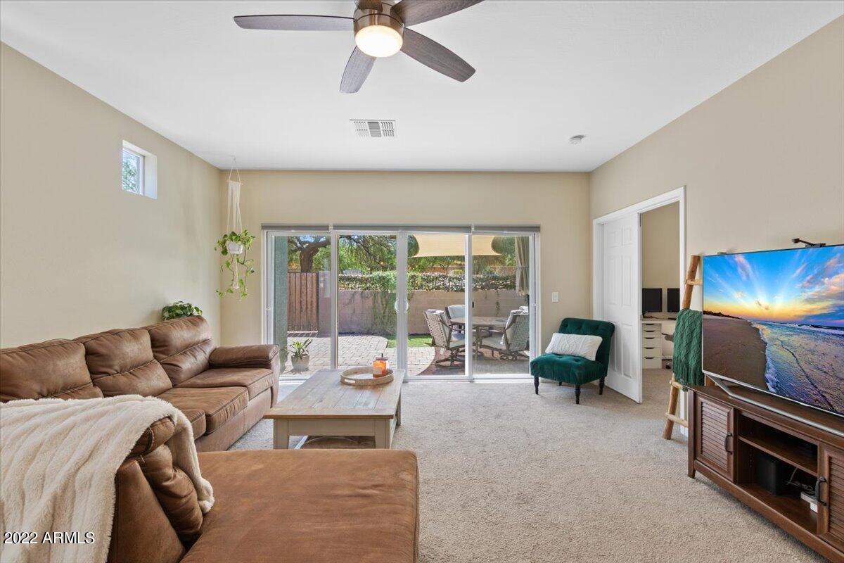 517 West Harwell Road Phoenix, AZ 85041 - Photo 5 of 20 Living Area