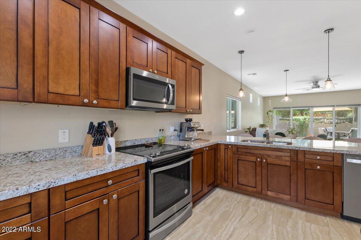 517 West Harwell Road Phoenix, AZ 85041 - Photo 7 of 20 Ample cabinetry storage