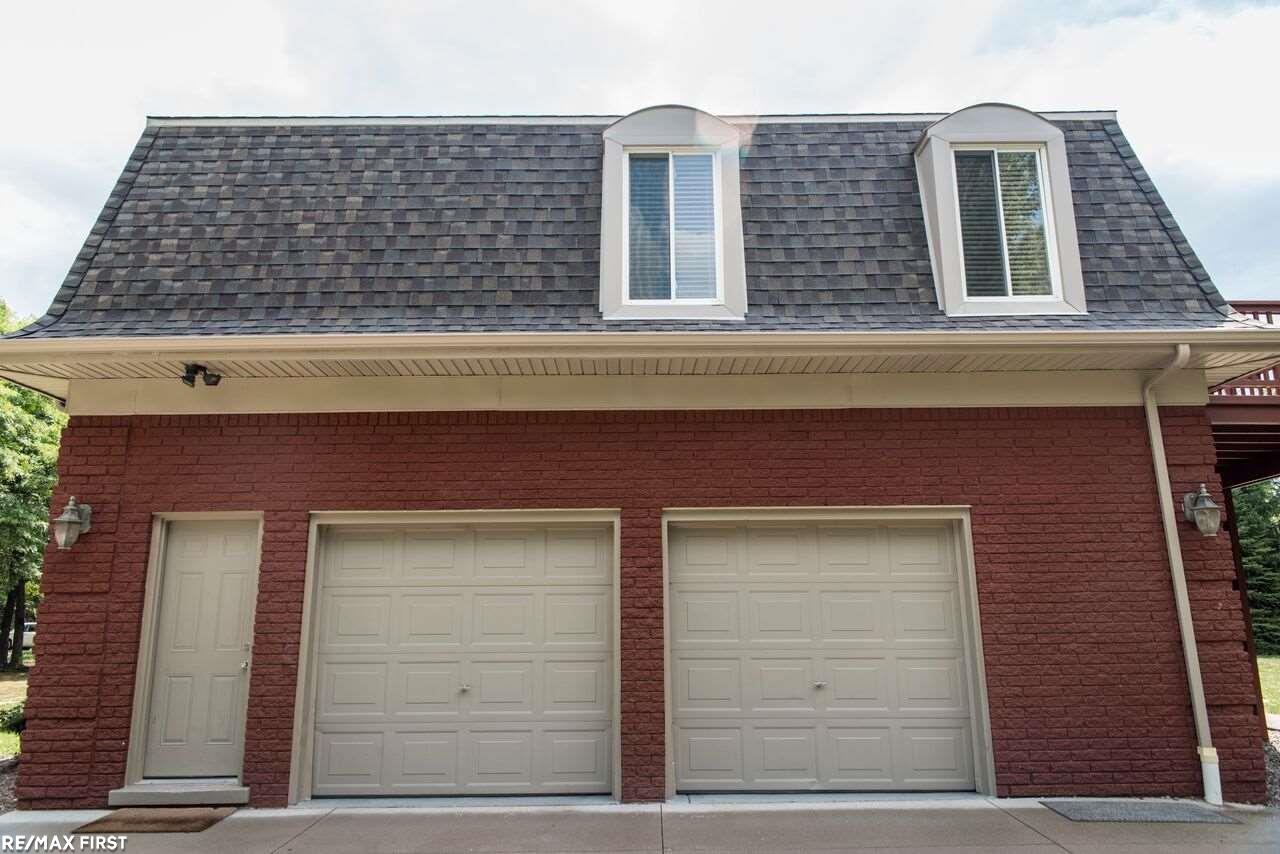18306 Millar Road Clinton Township, MI 48036 - Photo 58 of 64 31312704-57.JPG