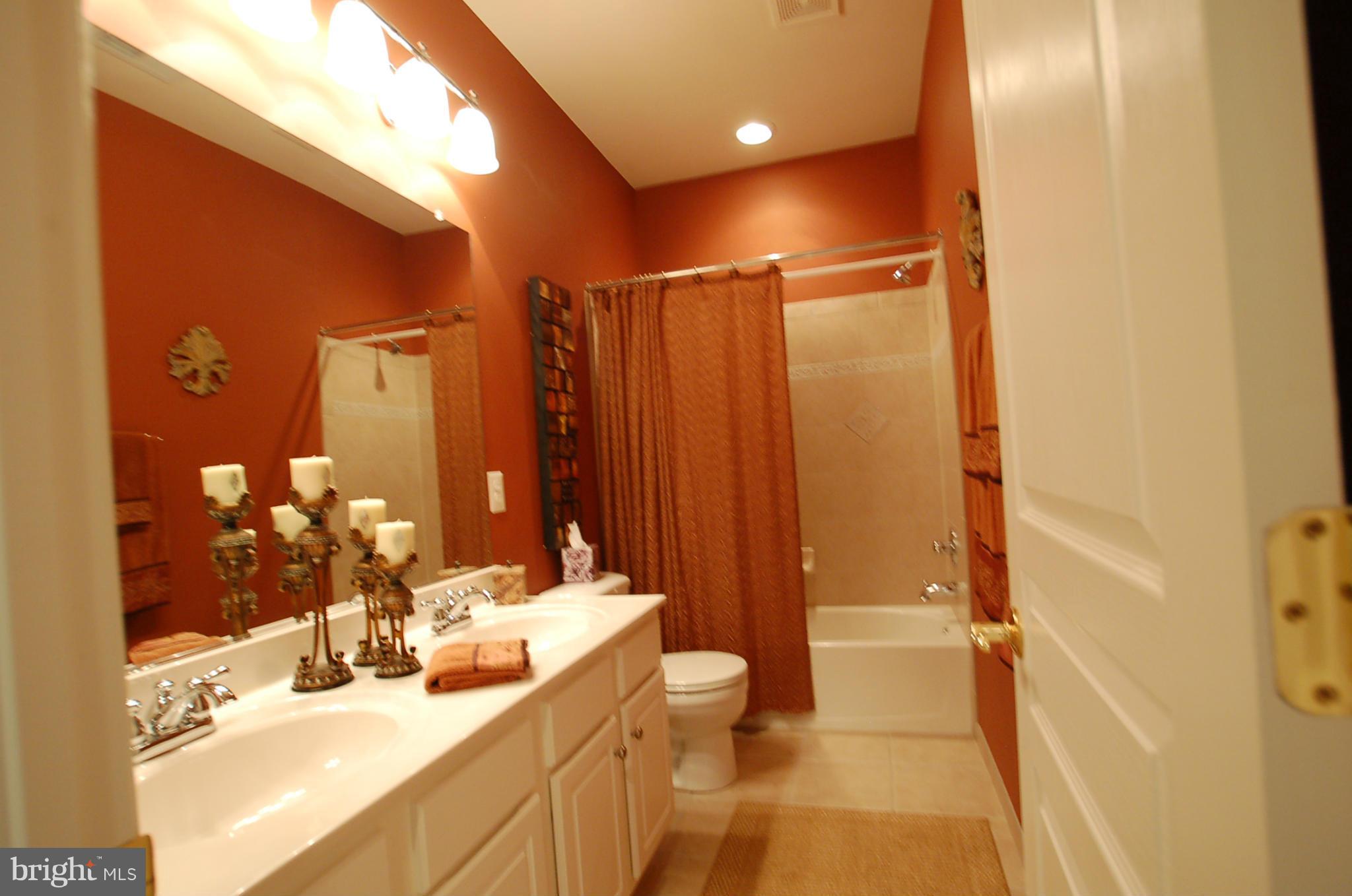 1611 Chapel Ridge Court Hanover, MD 21076 - Photo 21 of 30 Main bath upstairs