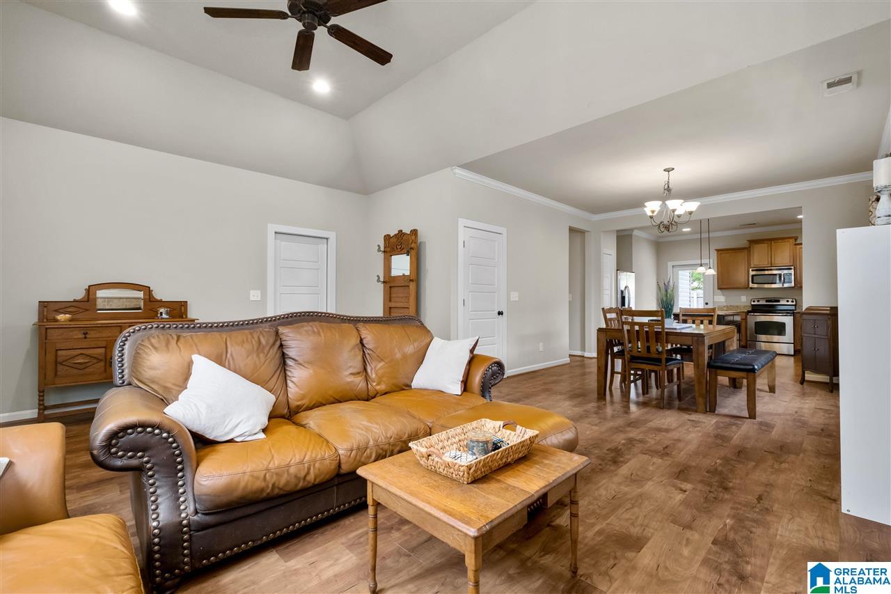 228 Falling Waters Way Alabaster, AL 35114 - Photo 9 of 37