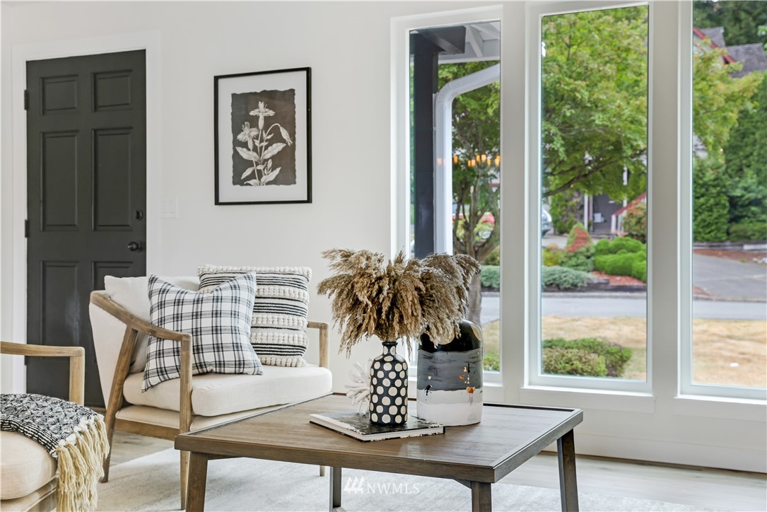 2807 Mill Avenue South Renton, WA 98055 - Photo 5 of 34 a living room with furniture and a window