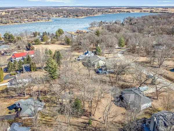 $278,000 | 585 Knollwood Road, Lake Summerset, IL 61019