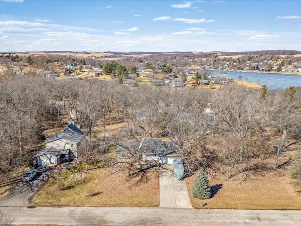 $278,000 | 585 Knollwood Road, Lake Summerset, IL 61019