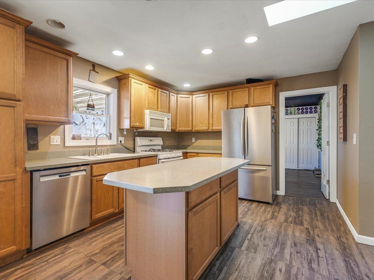 585 Knollwood Road Lake Summerset, IL 61019 - Photo 7 of 33