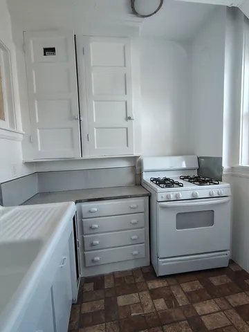 $1,750 | 1 Harbor Street, Unit 8, Salem, MA 01970