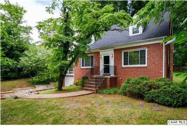 1811 Barracks Road Charlottesville, VA 22903 - Photo 2 of 15 Rare find in the city - just 1 mile to Rotunda