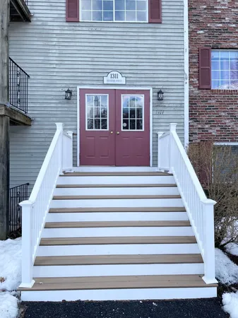 $2,000 | 1311 Hanover Street, Unit 25, Manchester, NH 03104