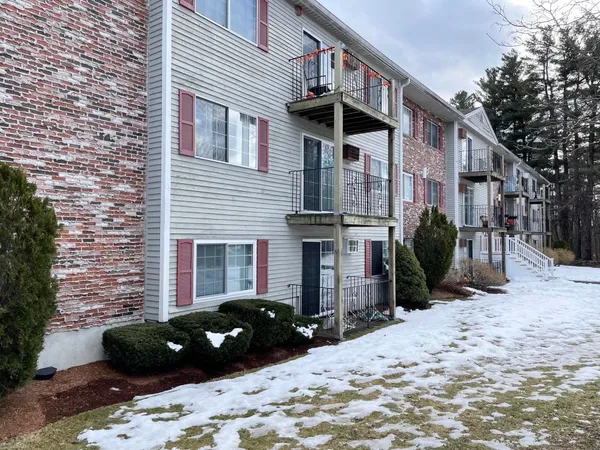 $2,000 | 1311 Hanover Street, Unit 25, Manchester, NH 03104