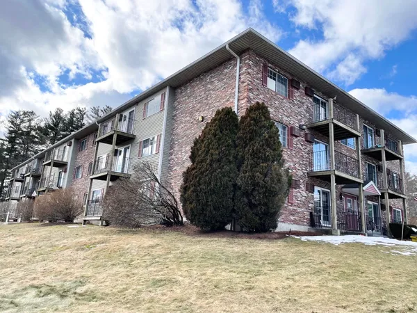 $2,000 | 1311 Hanover Street, Unit 25, Manchester, NH 03104