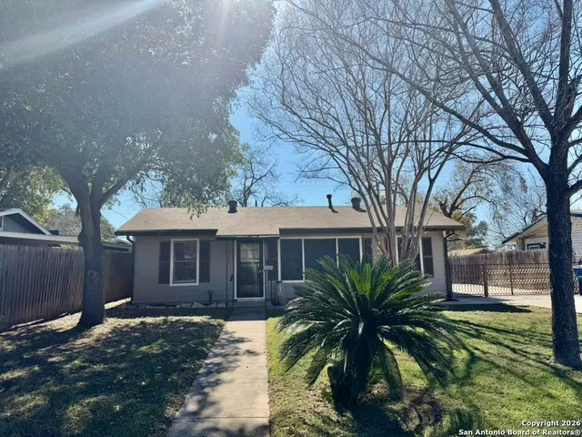 $1,500 | 470 East Palfrey Street, San Antonio, TX 78223