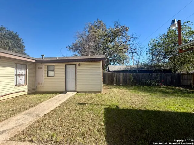 $1,500 | 470 East Palfrey Street, San Antonio, TX 78223