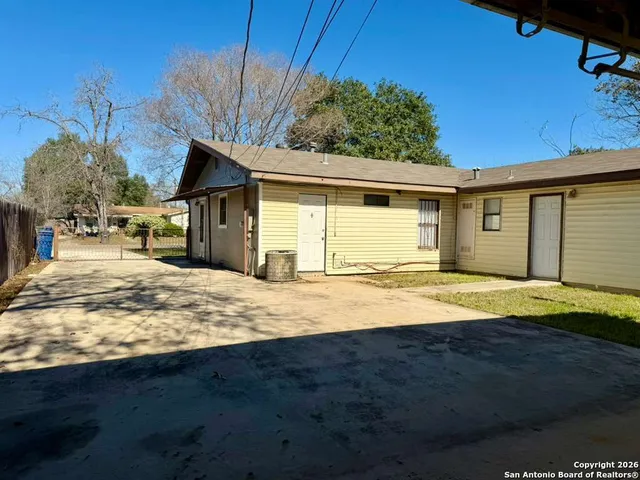 $1,500 | 470 East Palfrey Street, San Antonio, TX 78223