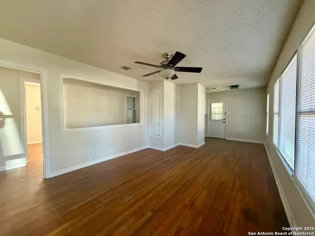 $1,500 | 470 East Palfrey Street, San Antonio, TX 78223