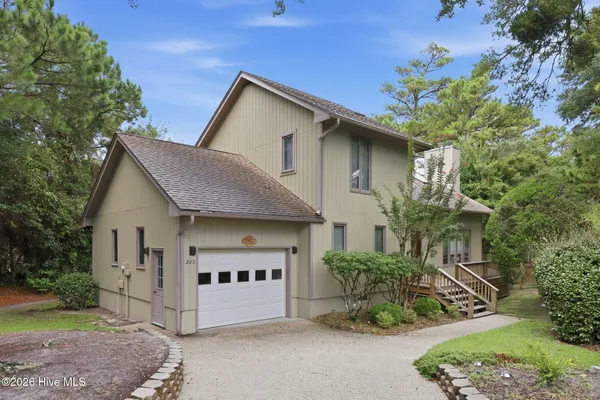 $729,000 | 203 Lagoon Court, Emerald Isle, NC 28594