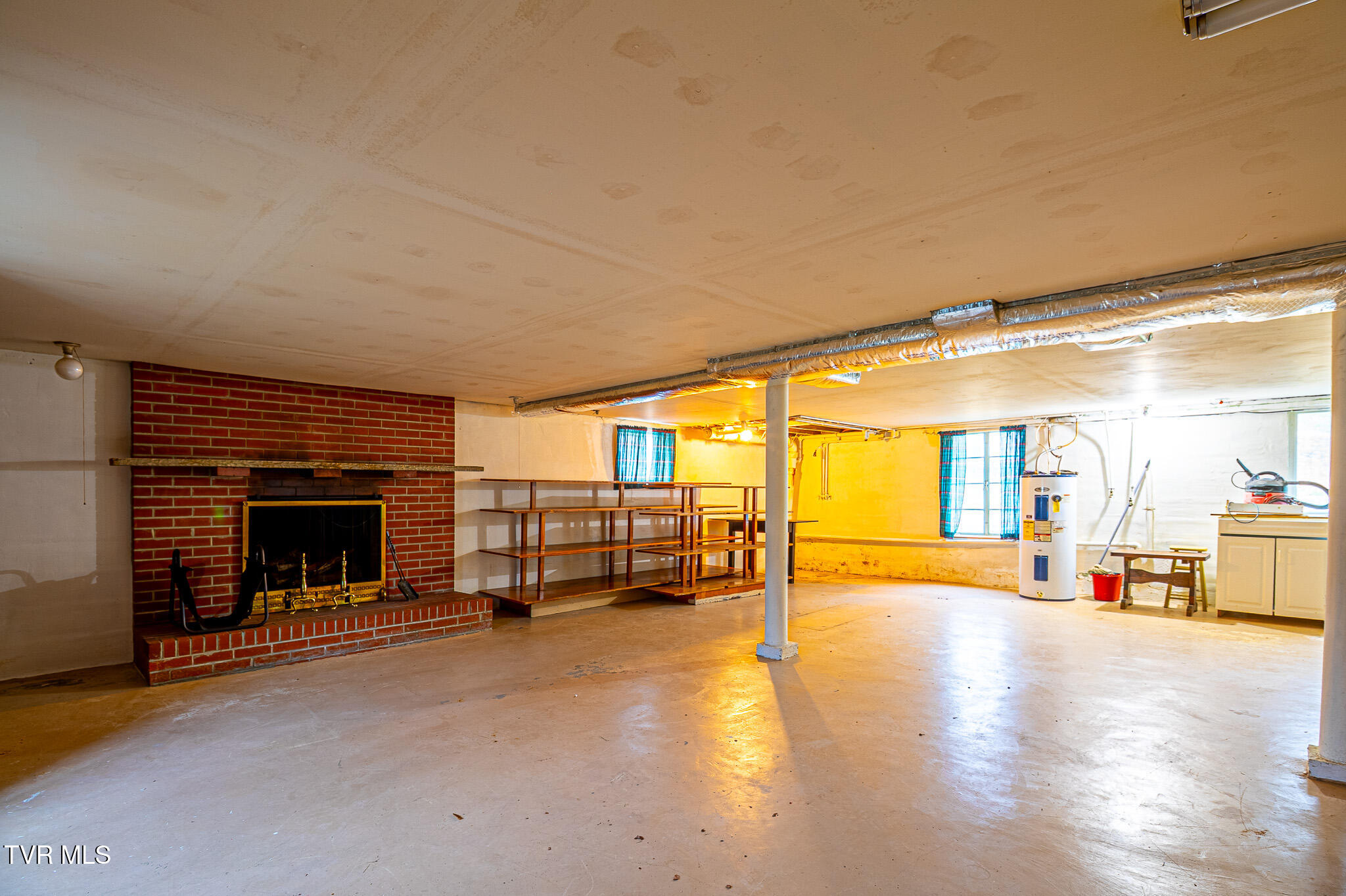 315 Walker Street Kingsport, TN 37665 - Photo 21 of 28 673A6141-HDR