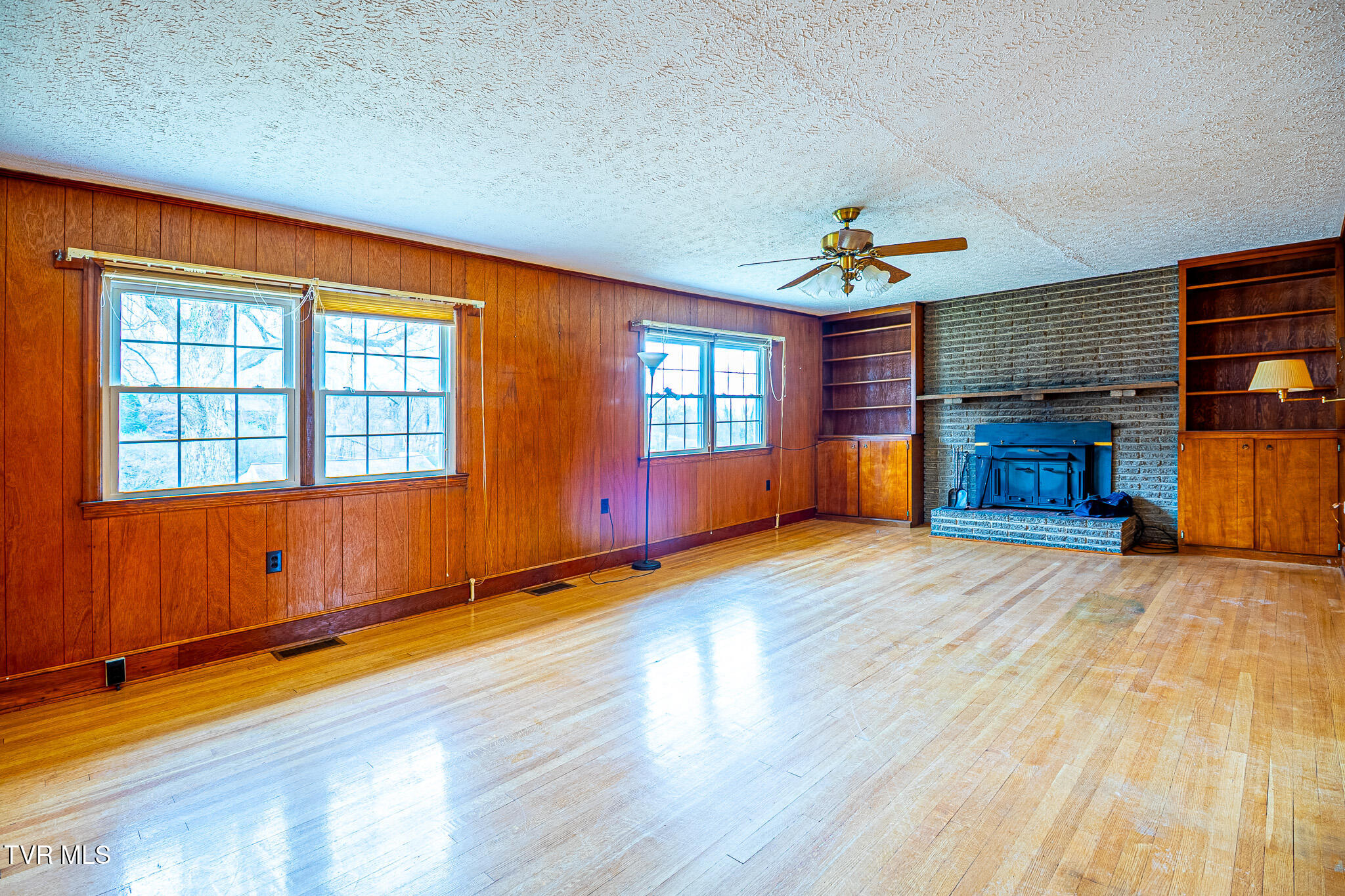 315 Walker Street Kingsport, TN 37665 - Photo 4 of 28 673A6056-HDR