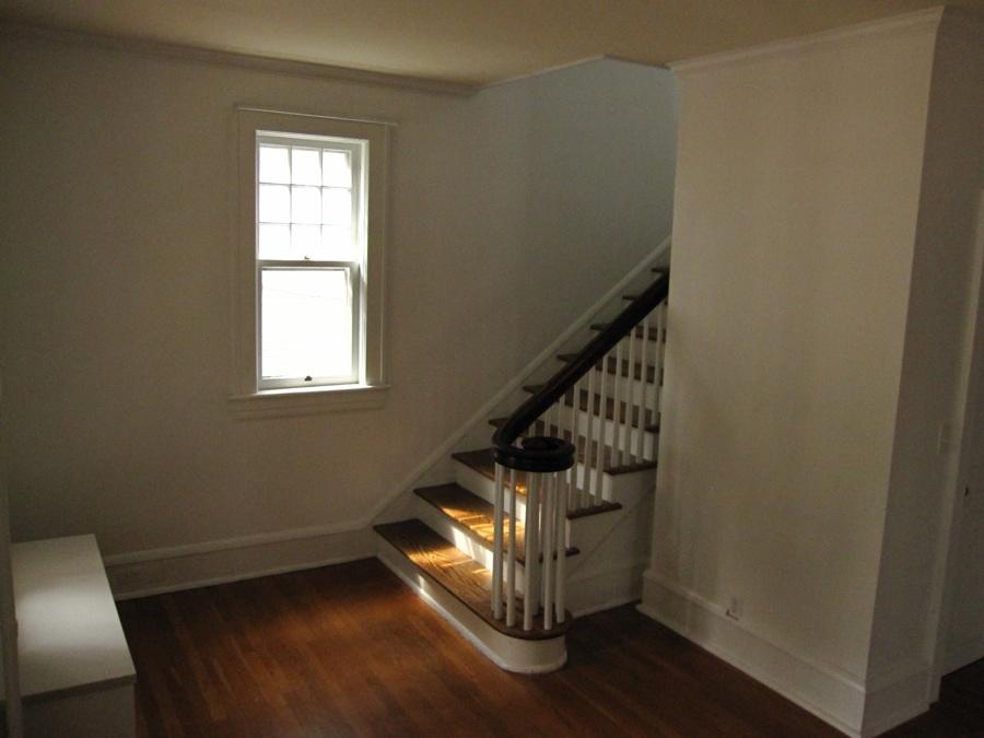 2007 Carter Road Southwest Roanoke, VA 24015 - Photo 7 of 10 Stairs