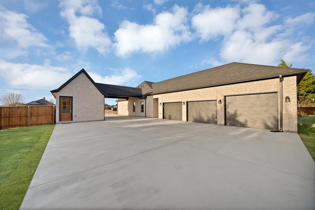 650 Gibson Road Waxahachie, TX 75165 - Photo 4 of 40