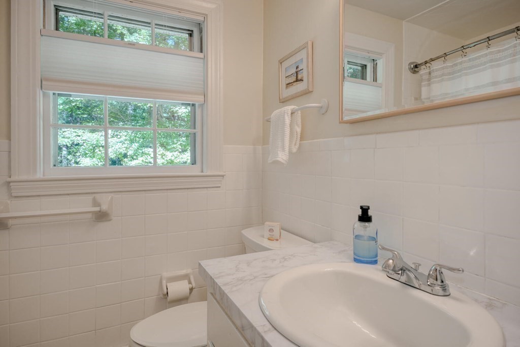 8 Hillcrest Road Medfield, MA 02052 - Photo 17 of 35 Gallery Image 17