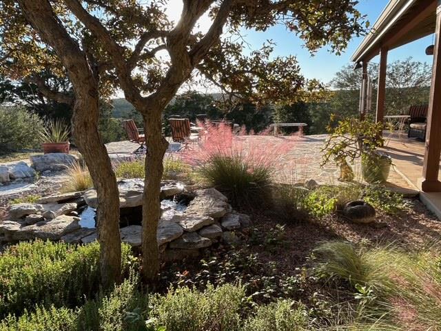 306 Charles Road Kerrville, TX 78028 - Photo 4 of 47