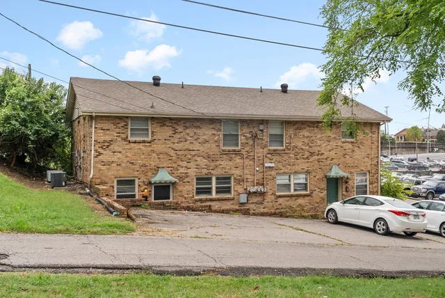$795 | 211 North 5th Street, Unit D, Clarksville, TN 37040
