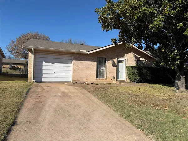$2,100 | 4031 Tioga Street, Dallas, TX 75241