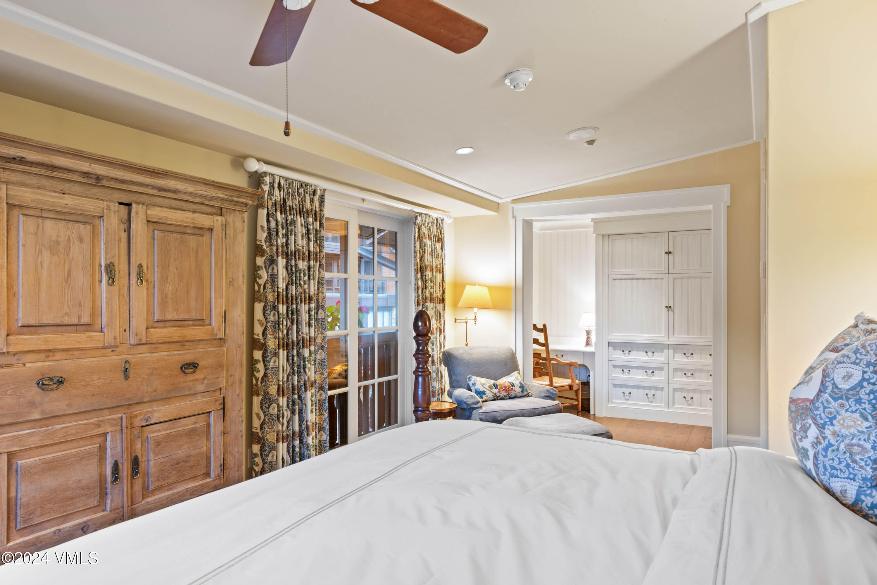 1 Willow Bridge Road, Unit 31 Vail, CO 81657 - Photo 13 of 39 a bedroom with a bed and furniture