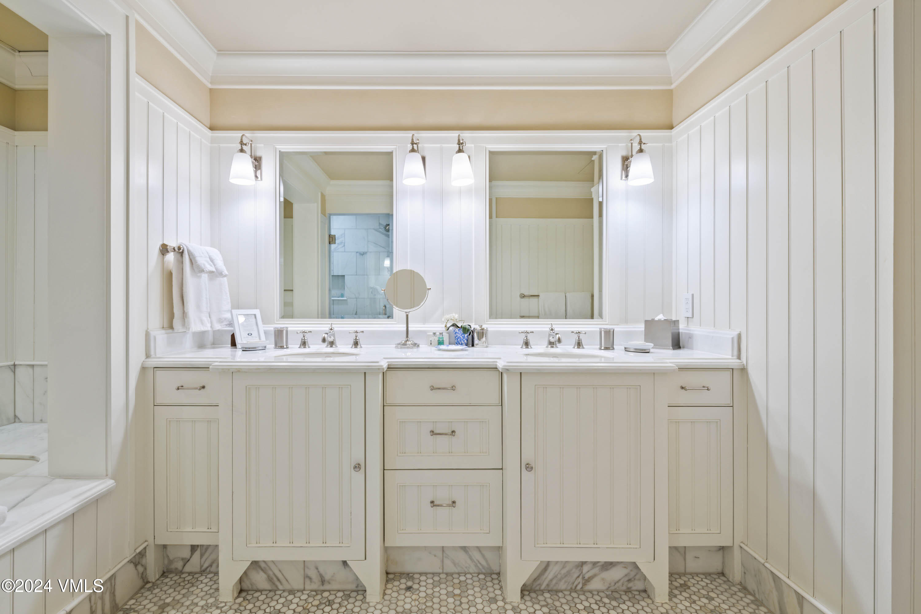 1 Willow Bridge Road, Unit 31 Vail, CO 81657 - Photo 18 of 39 a bathroom with a double vanity sink mirror and