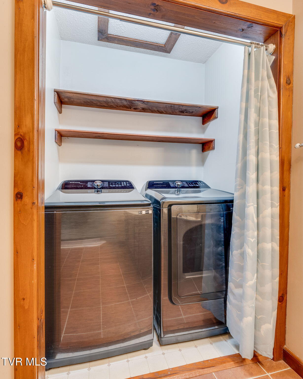 1072 Lower Paint Creek Road Greeneville, TN 37743 - Photo 18 of 37 017