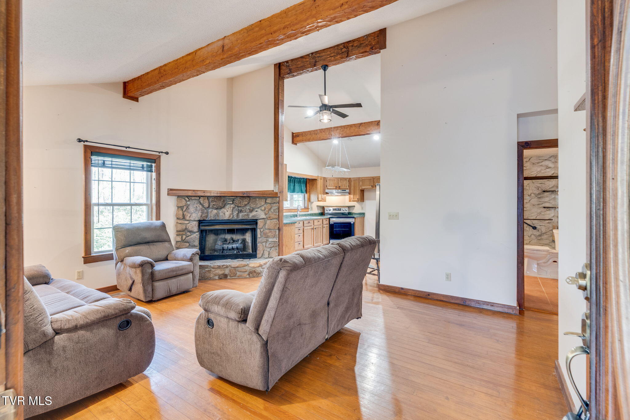 1072 Lower Paint Creek Road Greeneville, TN 37743 - Photo 5 of 37 004